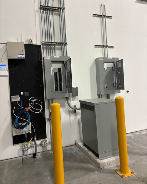 More Photos Of 12301 NW 112 Ave, Medley Distribution For Lease