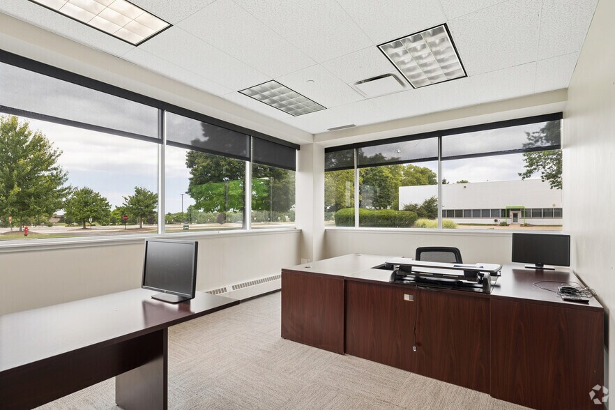 More Photos Of 5455-5555 Darrow Rd, Hudson Distribution For Lease