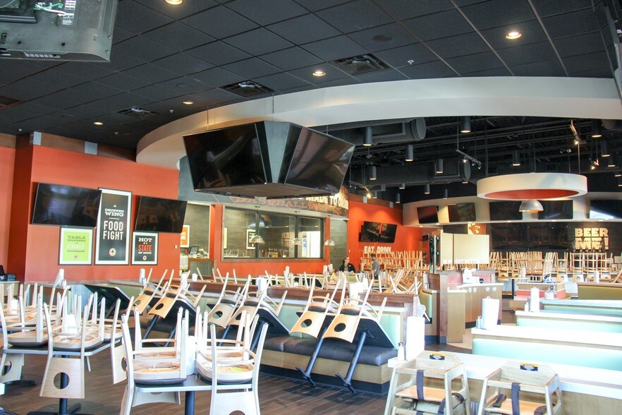 More Photos Of 402 Mary Esther Cut-off, Fort Walton Beach Freestanding For Lease