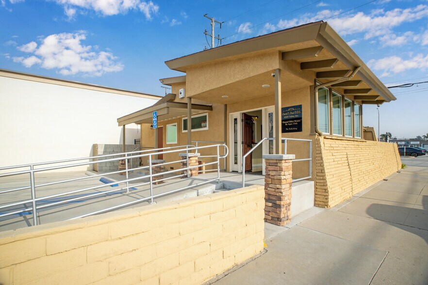 Primary Photo Of 10207 Vultee Ave, Downey Storefront Retail Office For Sale