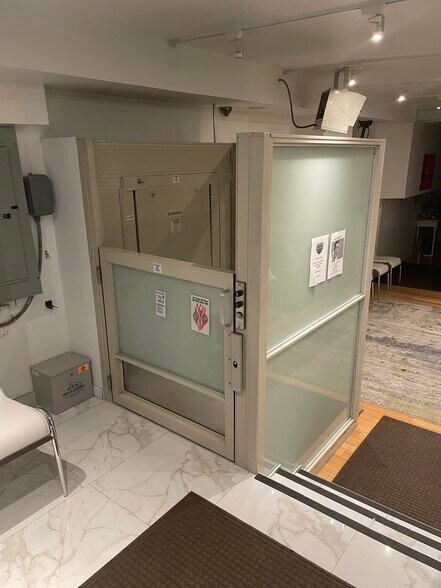 More Photos Of 225 E 57th St, New York Apartments For Lease