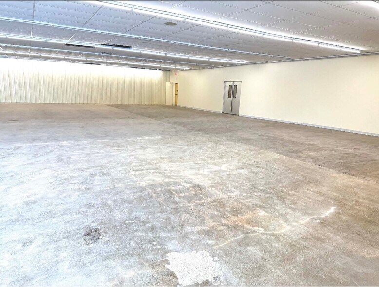 More Photos Of 201 E Tilden St, Humansville Freestanding For Sale