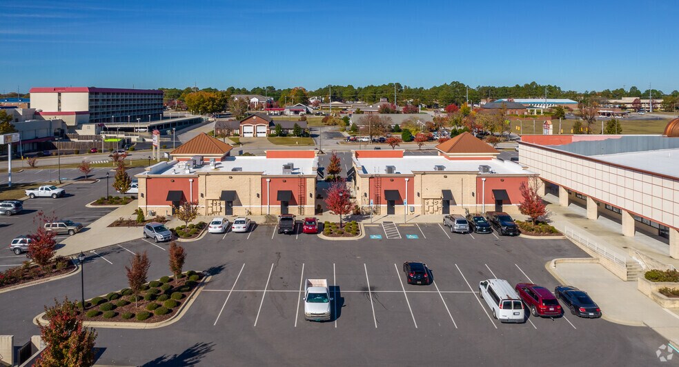 More Photos Of 3035-3039 Boone Trl, Fayetteville Unknown For Lease