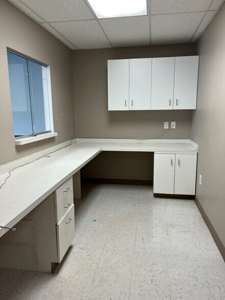 More Photos Of 144 N Main St, Branford Medical For Lease