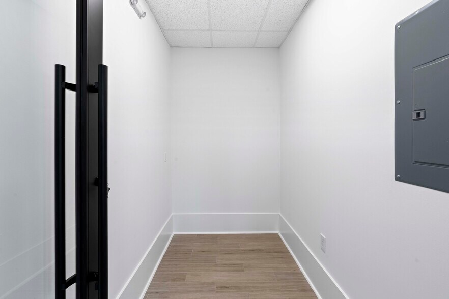 More Photos Of 8118 Fry Rd, Cypress Office For Lease