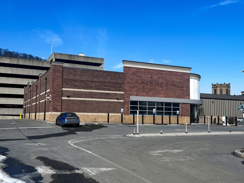 More Photos Of 300 Market St, Johnstown Drugstore For Lease