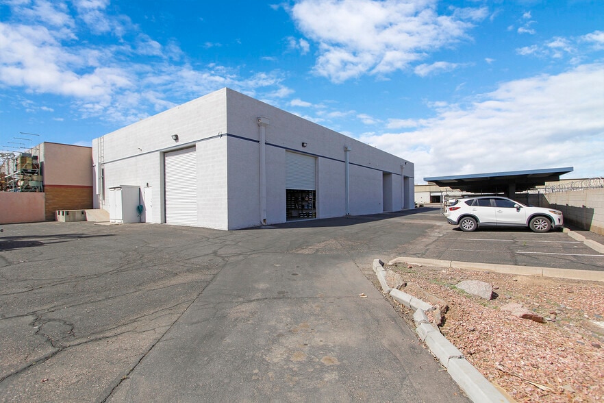 More Photos Of 5035 S 33rd St, Phoenix Showroom For Sale