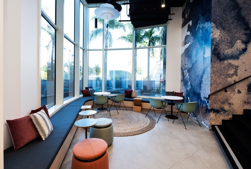 More Photos Of 800 N Brand Blvd, Glendale Office For Lease