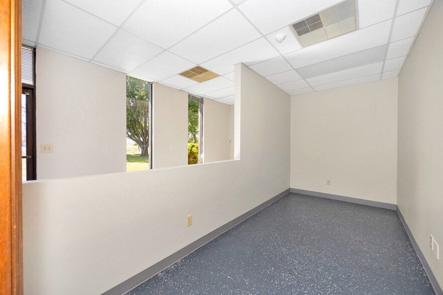 More Photos Of 3314 Highway 53, Huntsville Distribution For Lease