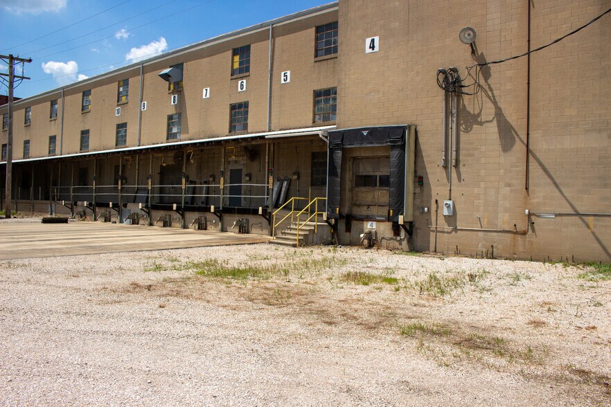 More Photos Of 1224 Mill St, Jasper Manufacturing For Lease