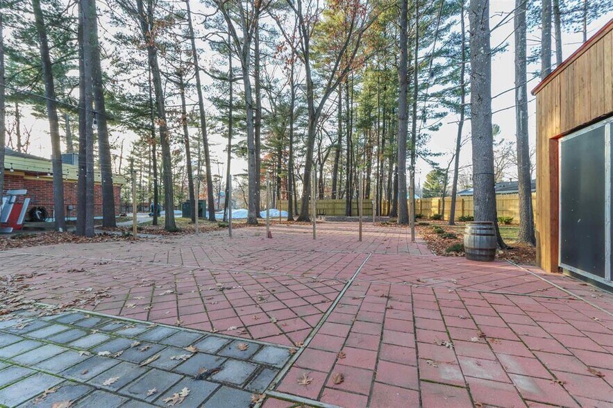More Photos Of N2717 County Road QQ, Waupaca Restaurant For Sale
