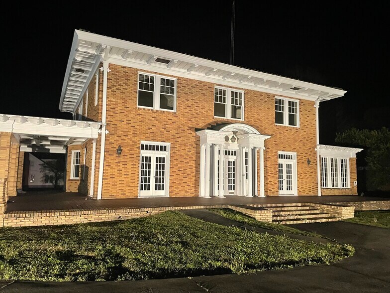 More Photos Of 346 Main St, Thomson Office For Lease