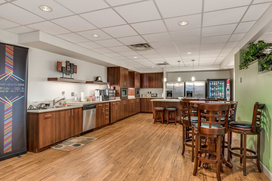 More Photos Of 11960 Westline Industrial Dr, Saint Louis Office For Sale