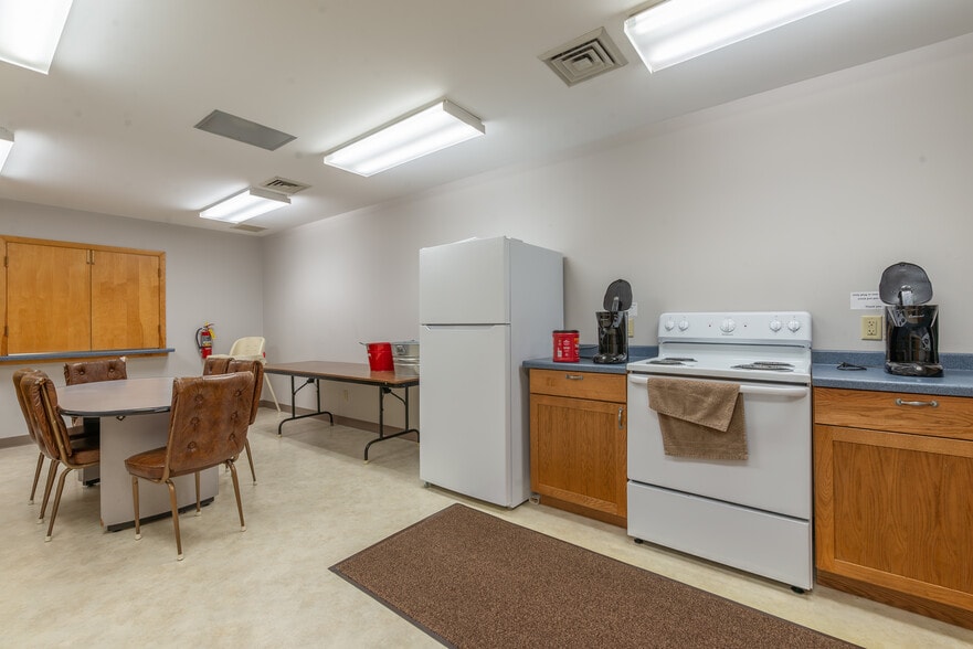 More Photos Of 210 W Spring St, Freeport Office For Sale