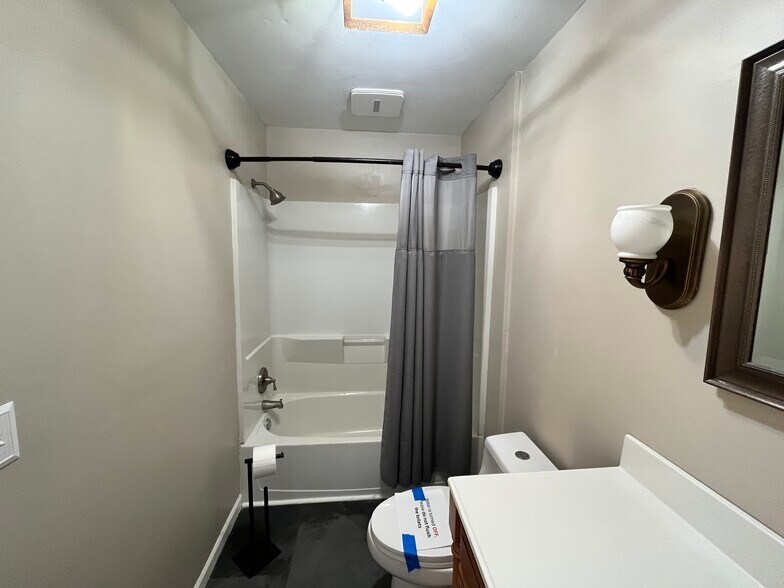 More Photos Of 260 Calumet St, Oswego Office For Sale