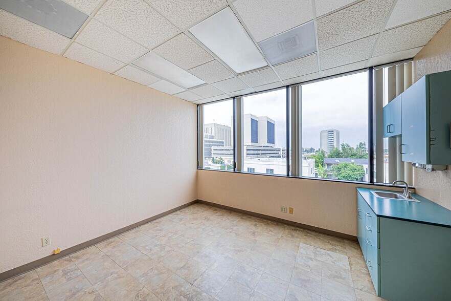 More Photos Of 980 Atlantic Ave, Long Beach Medical For Lease