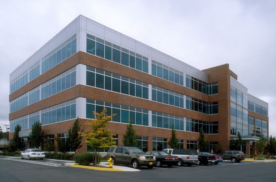 More Photos Of 7500 NE 41st St, Vancouver Office For Sale