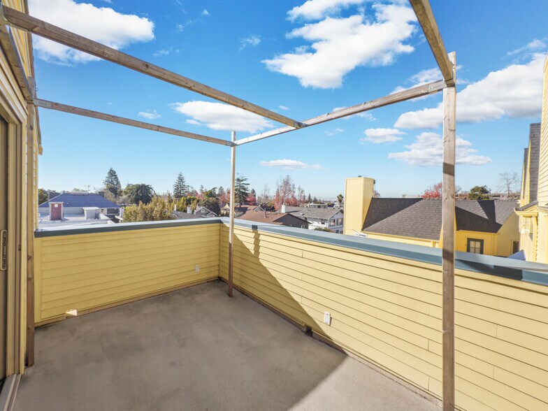More Photos Of 2974-2980 College Ave, Berkeley Apartments For Lease