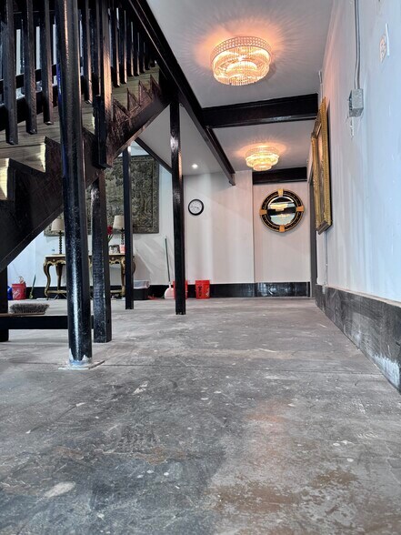 More Photos Of 8418 Broadway St, San Antonio Service For Lease