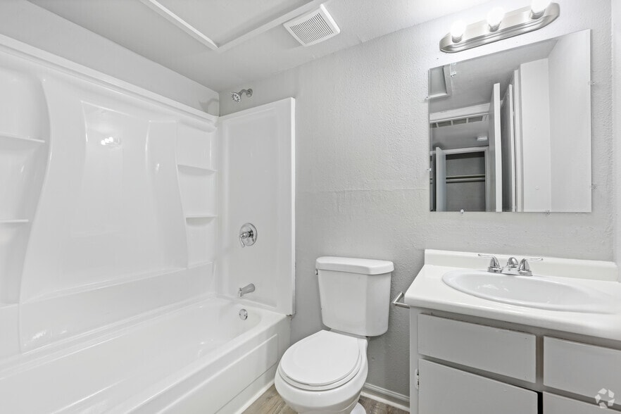 More Photos Of 717 S Green St, Longview Apartments For Sale