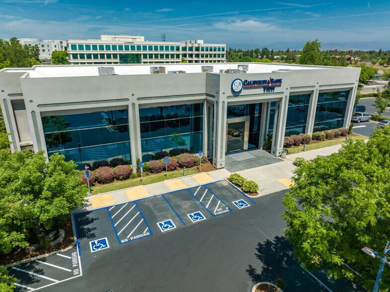More Photos Of 7060 N Fresno St, Fresno Office For Lease