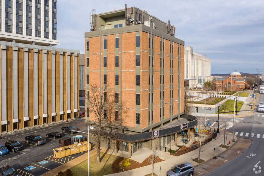 More Photos Of 300 James Robertson Pky, Nashville Office Residential For Lease