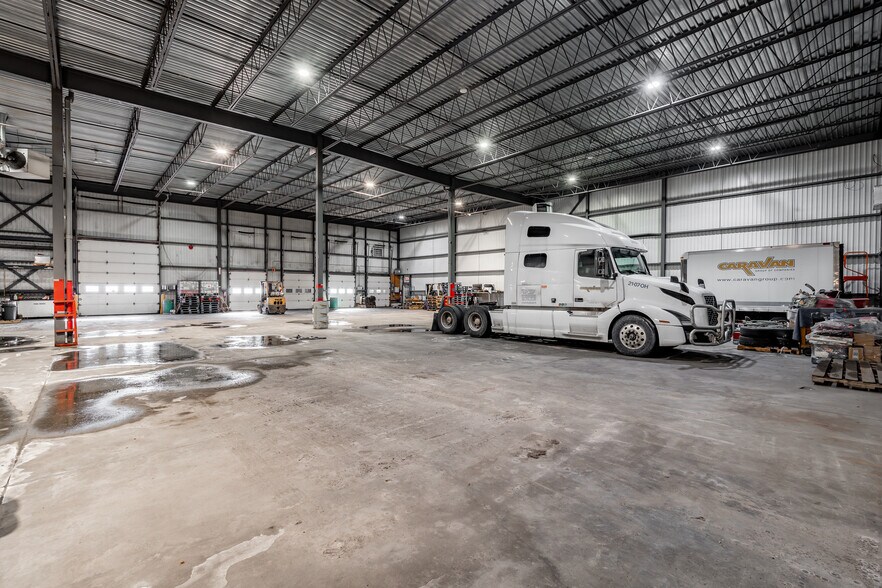 More Photos Of 500 Montée Labossière, Vaudreuil-dorion Service For Sale