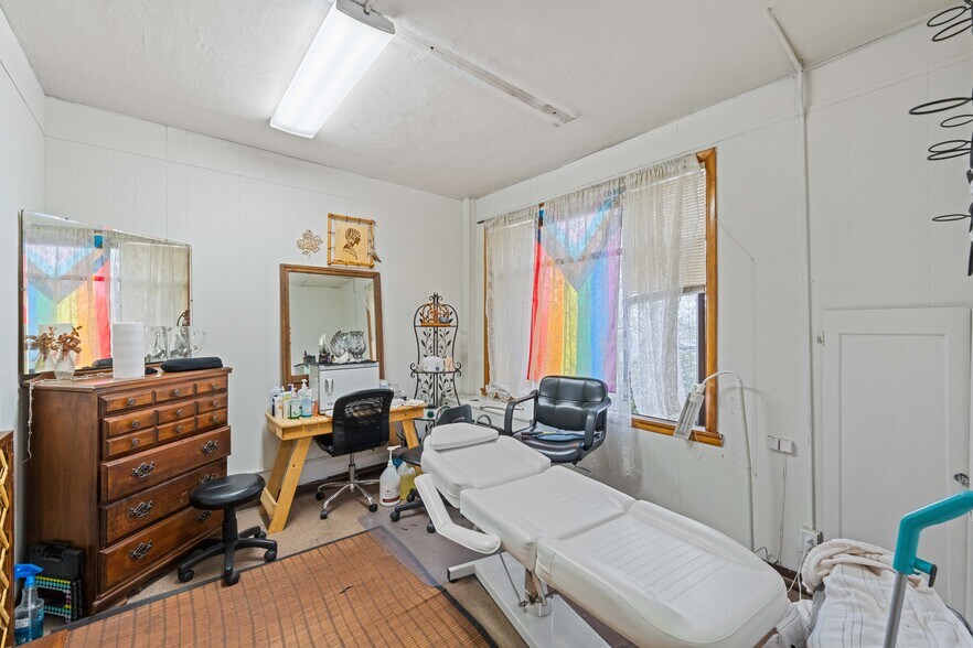 More Photos Of 340 Central Ave, Coos Bay Medical For Lease