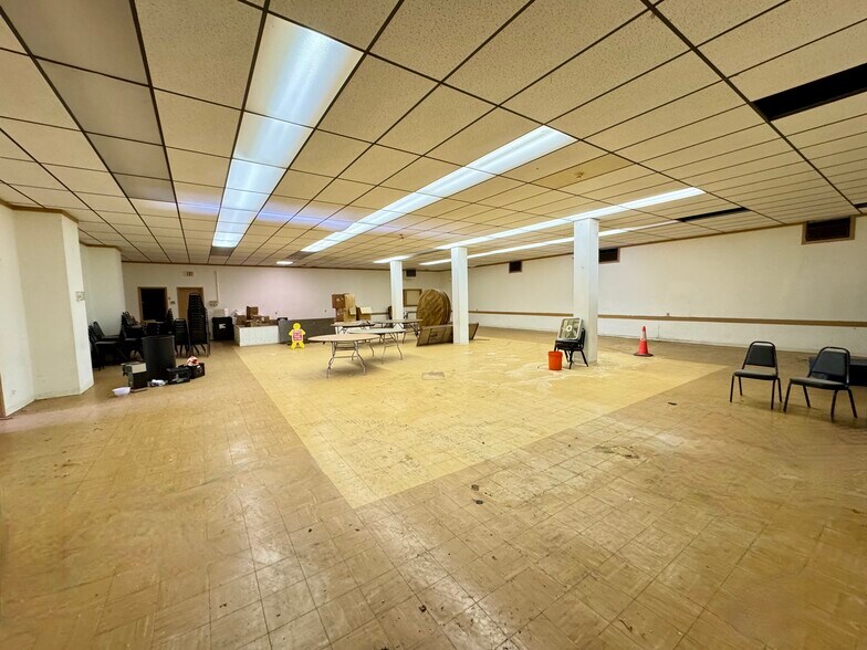 More Photos Of 1002 Chestnut St, Trainer Police Fire Station For Sale