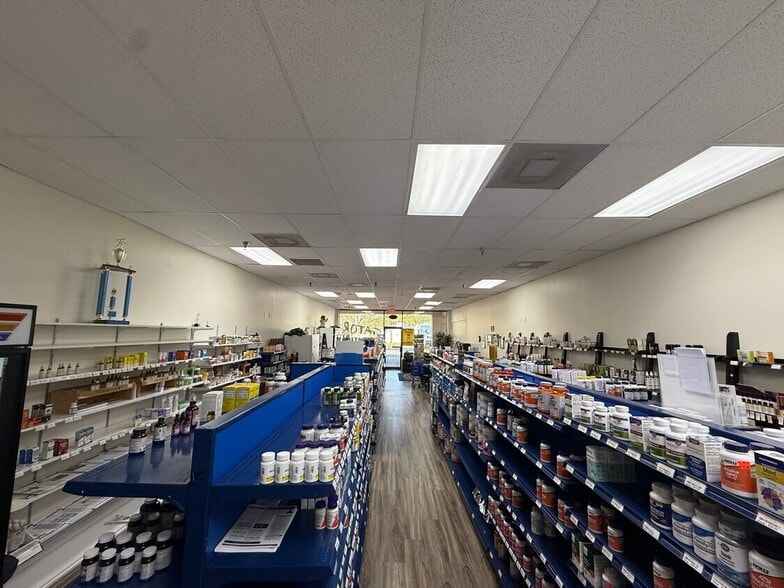 More Photos Of 2398 Commercial Way, Spring Hill Unknown For Lease