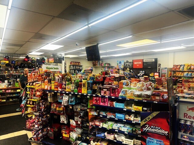 More Photos Of 3201 E 7th St, Long Beach Service Station For Sale