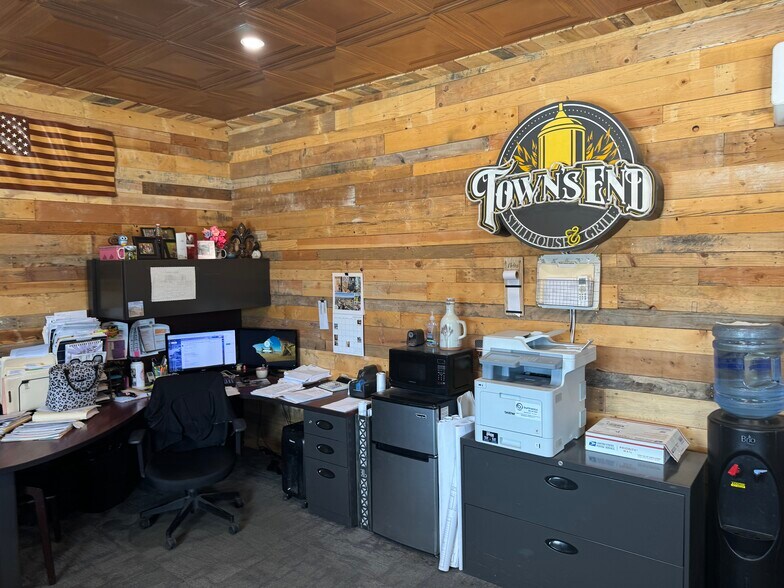 More Photos Of 22092 US Highway 18, Apple Valley Freestanding For Sale