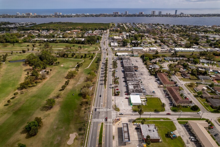 More Photos Of 599 Beville Rd, Daytona Beach General Retail For Sale