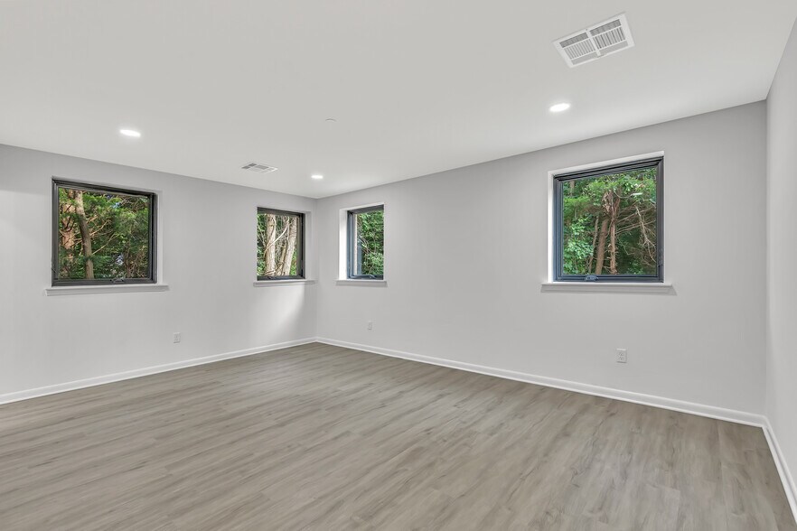 More Photos Of 253 Mantoloking Rd, Brick Apartments For Sale