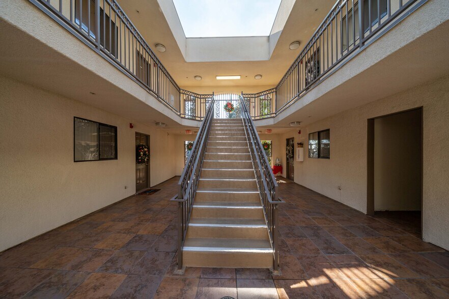 More Photos Of 17115 Chatsworth St, Granada Hills Apartments For Sale