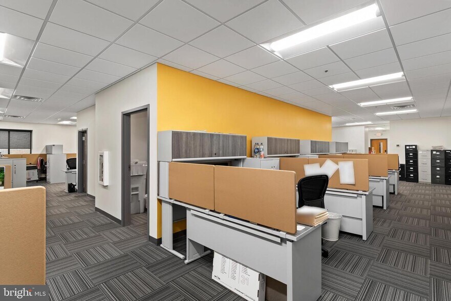 More Photos Of 100 W Franklin St, Hagerstown Office Residential For Lease