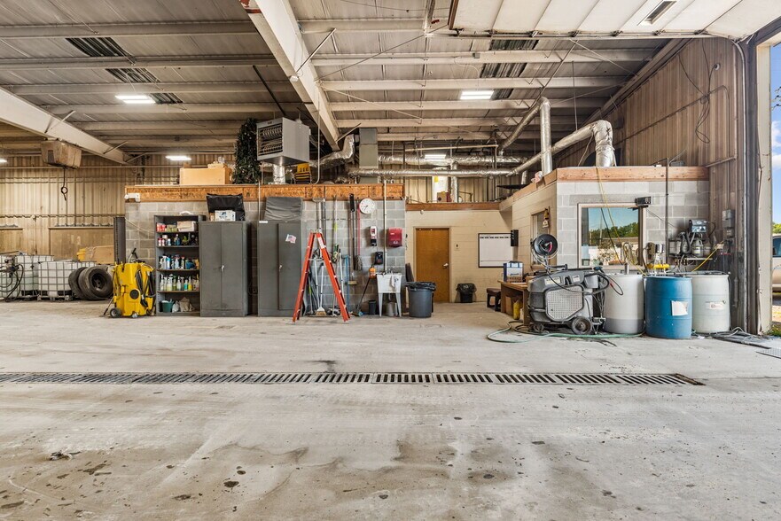 More Photos Of 675 W Plane St, Bethel Freestanding For Sale