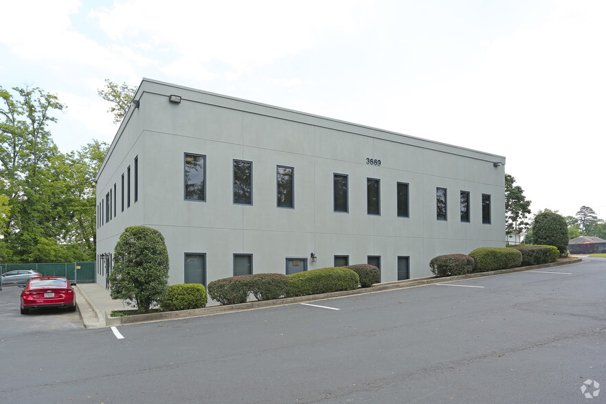 Primary Photo Of 3669 N Peachtree Rd, Atlanta Office For Lease