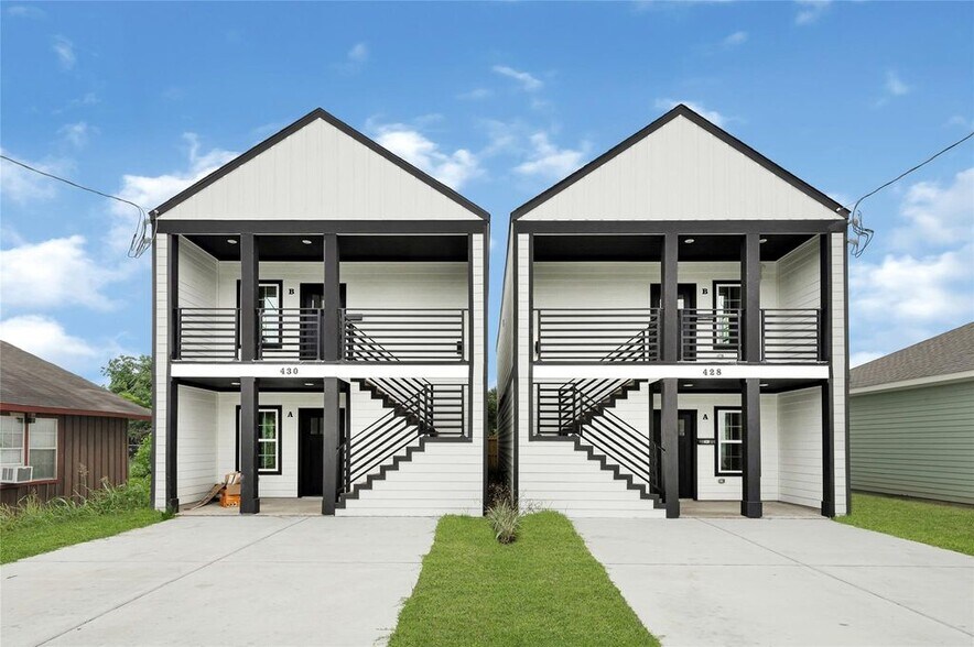 Primary Photo Of 430 Rhode Island st, Houston Apartments For Sale
