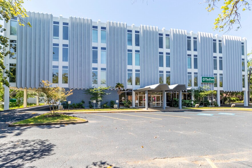 More Photos Of 1126 Jackson Ave, Pascagoula Office For Sale