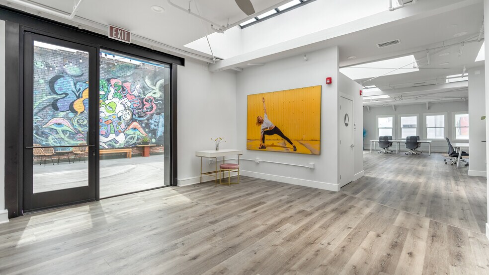 More Photos Of 62-66 Windward Ave, Venice Storefront Retail Office For Lease