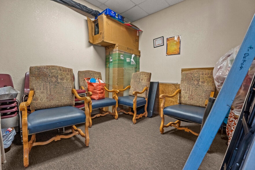 More Photos Of 3239 Old Winter Garden Rd, Orlando Flex For Sale