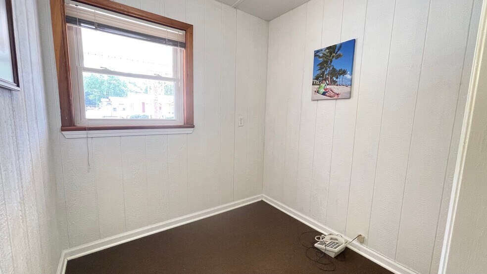 More Photos Of 14 Farmer St, Newnan Medical For Sale