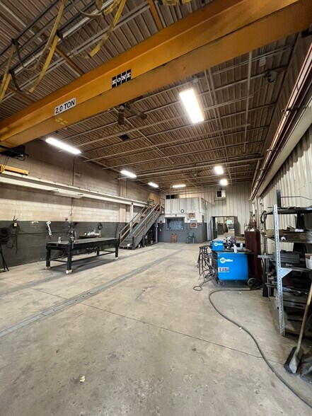 More Photos Of 1725 Racine Rd, Menasha Warehouse For Sale