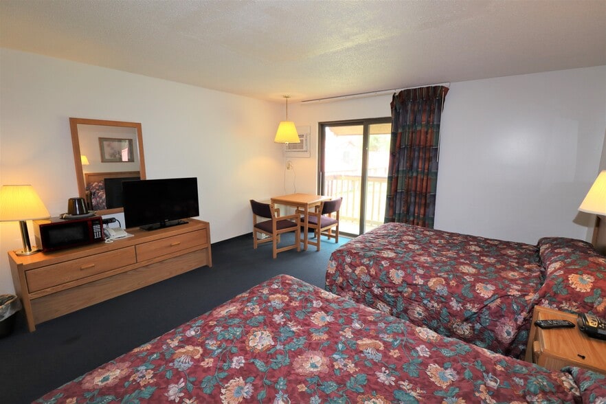 More Photos Of 9966 N State Road 27, Hayward Hotel For Sale