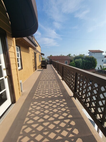 More Photos Of 1500 E Pacific Coast Hwy, Seal Beach Office For Lease