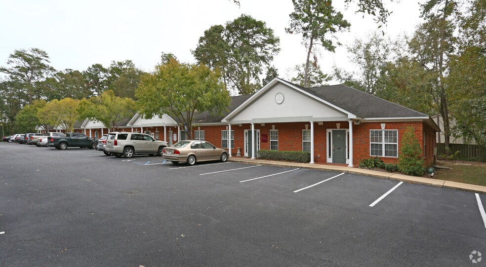 More Photos Of 225-261 Pinewood Dr, Tallahassee Office For Lease