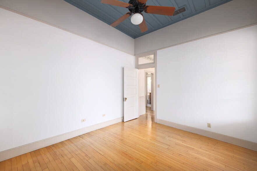 More Photos Of 1304 Guadalupe St, Austin Office For Lease