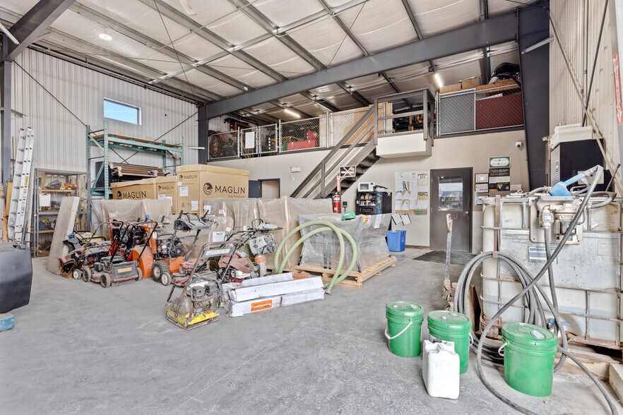 More Photos Of 143 Walgreen Rd, Ottawa Warehouse For Sale