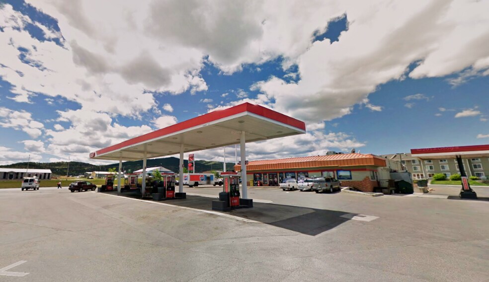 More Photos Of 3122 E US Highway 12, Helena General Retail For Sale